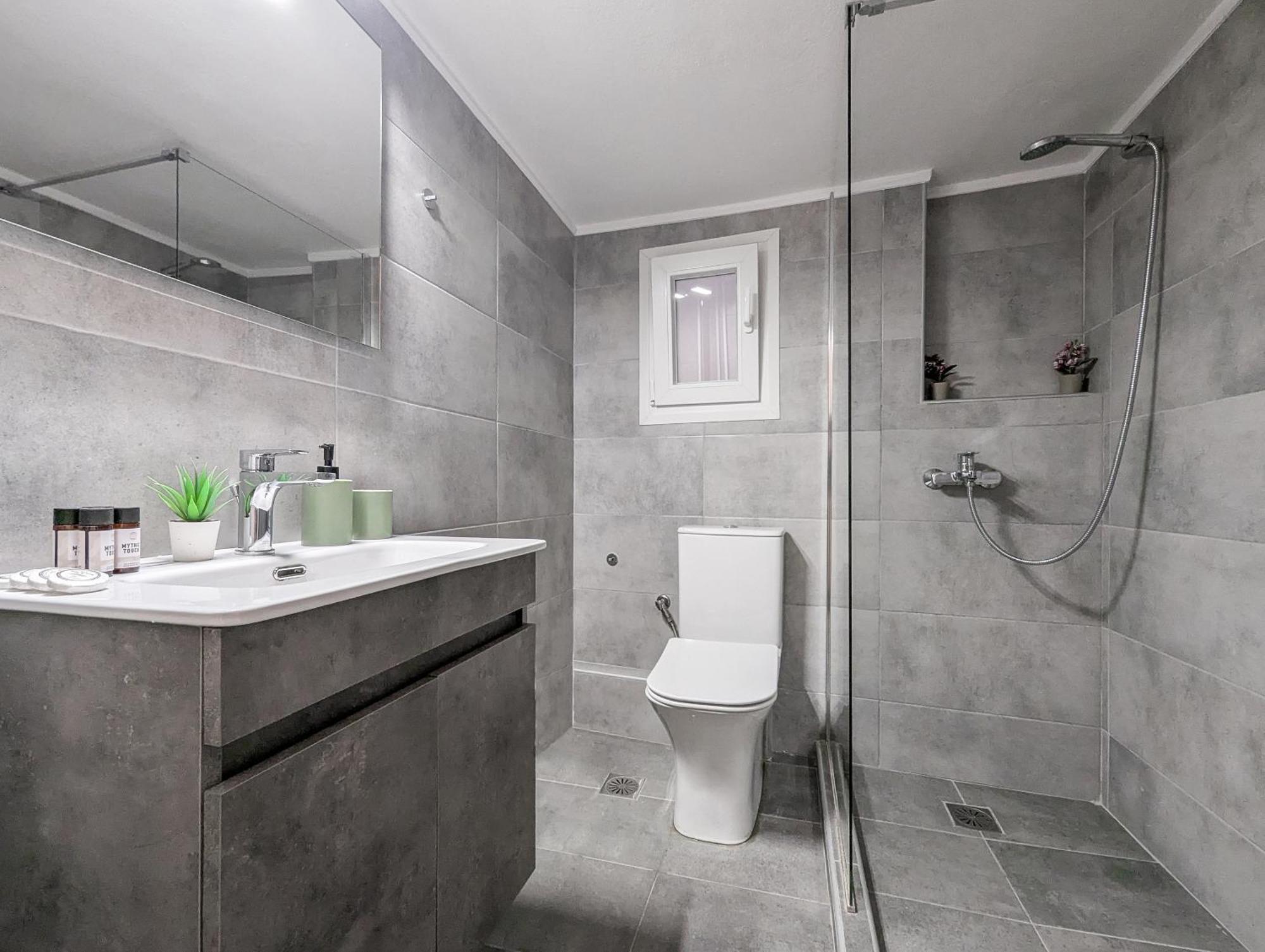 Spacious Apt For 5 Guests Next To Acropolis&Metro Athens Luaran gambar