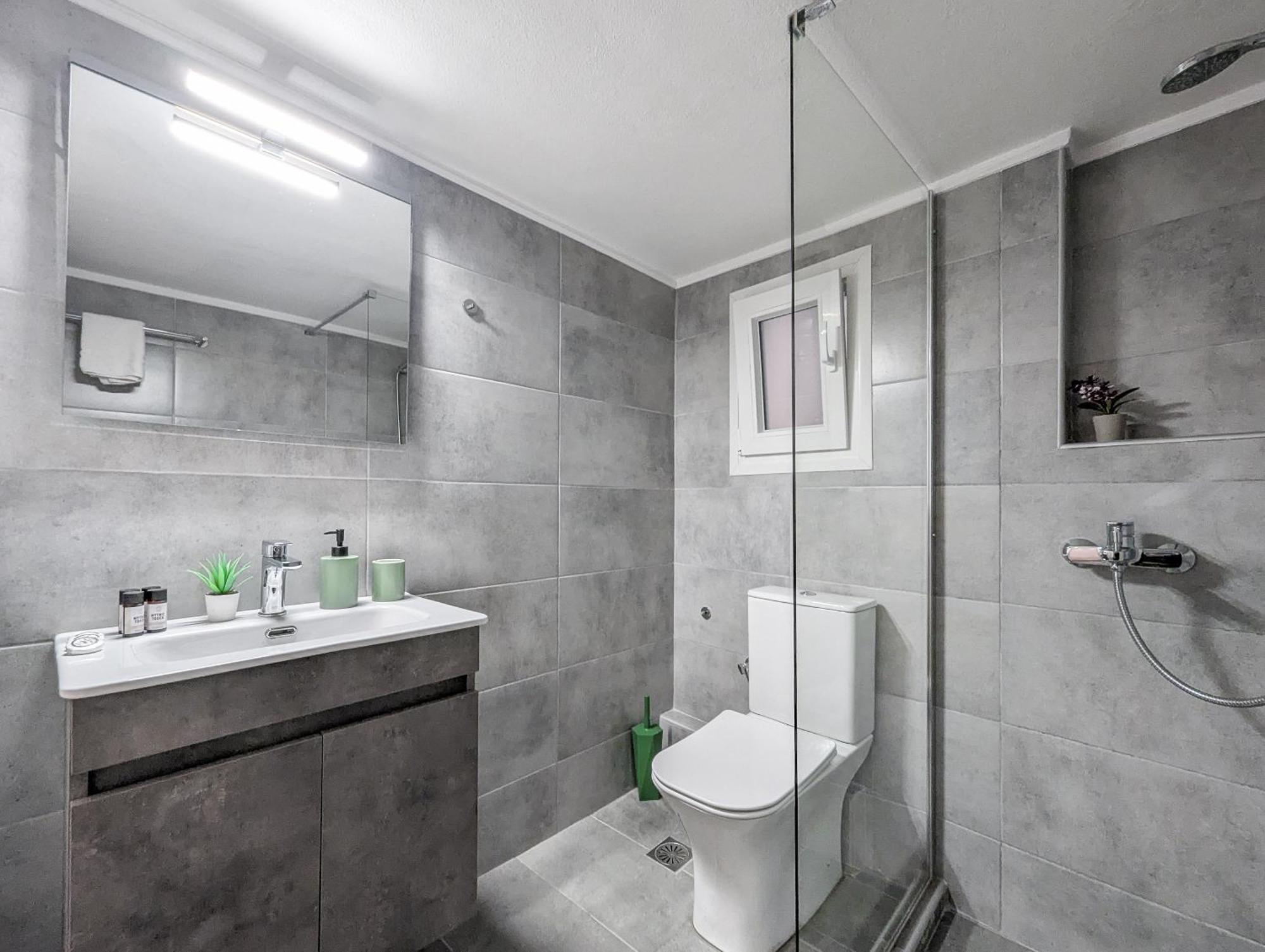 Spacious Apt For 5 Guests Next To Acropolis&Metro Athens Luaran gambar