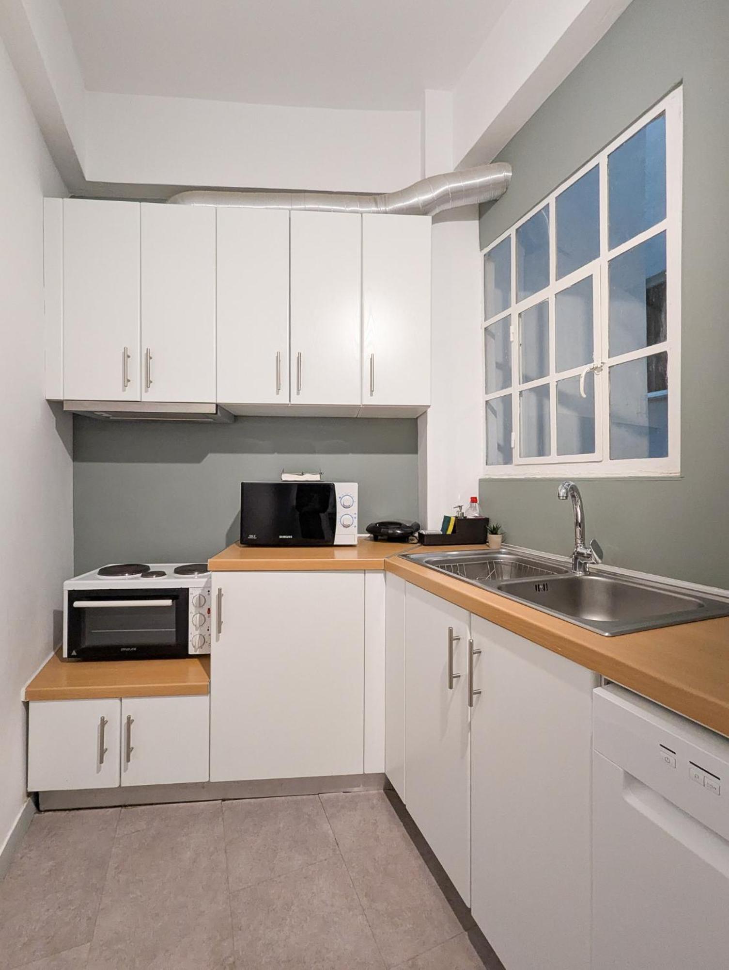 Spacious Apt For 5 Guests Next To Acropolis&Metro Athens Luaran gambar